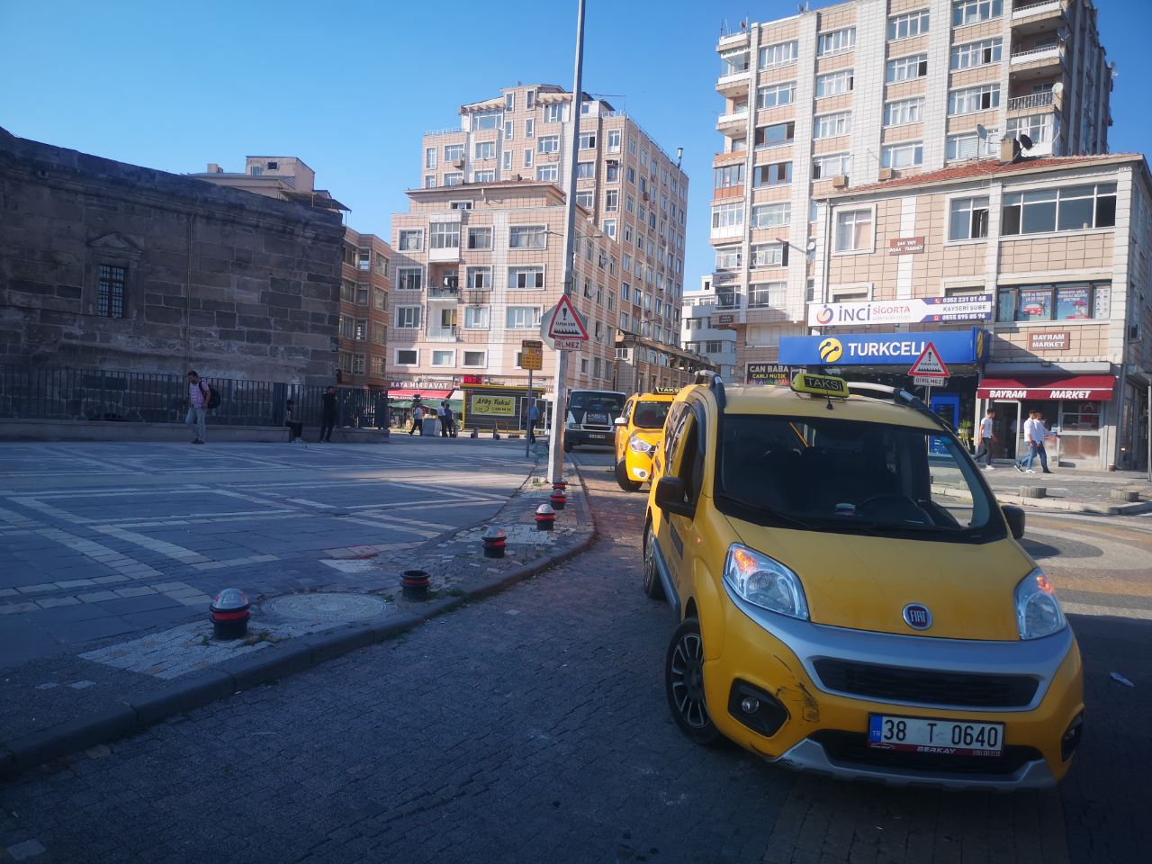 Ateş Taksi şehir meydanı hizmeti